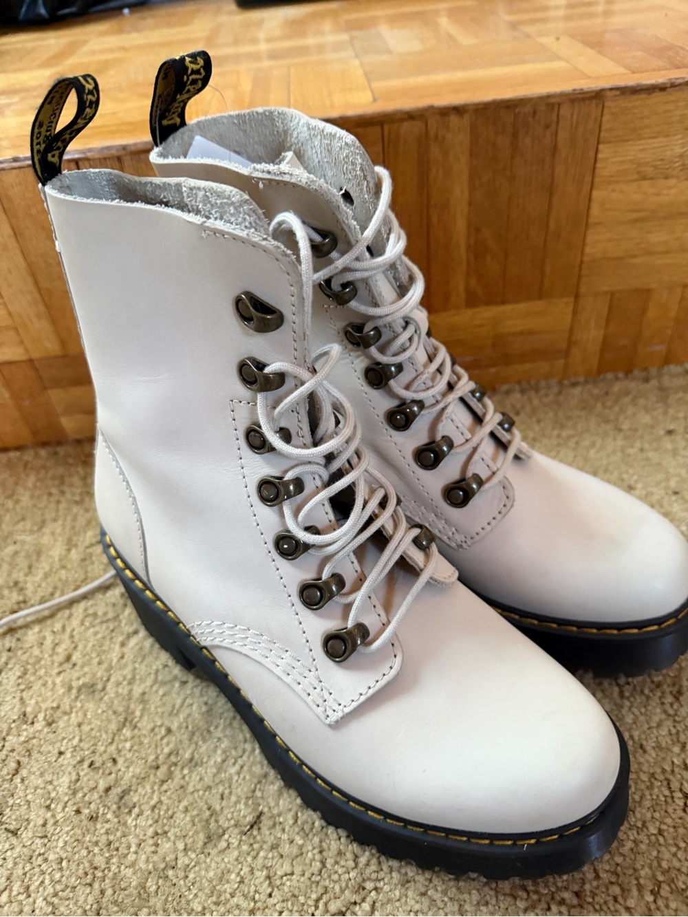 Dr. Martens Leona Boots